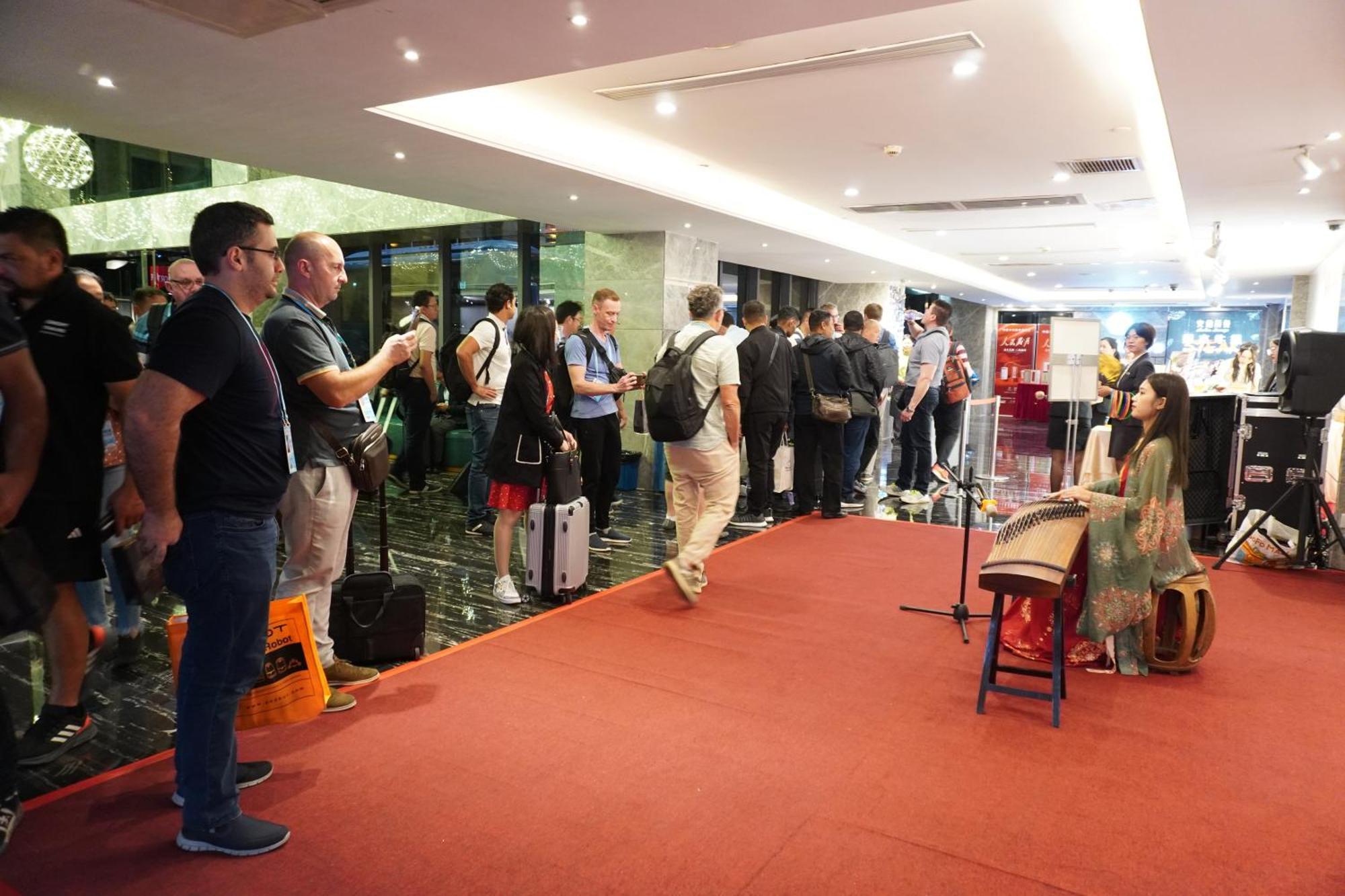 La Perle International Hotel - Free Shuttle Between Hotel And Exhibition Center During Canton Fair & Exhibitor Registration Counter Eksteriør bilde