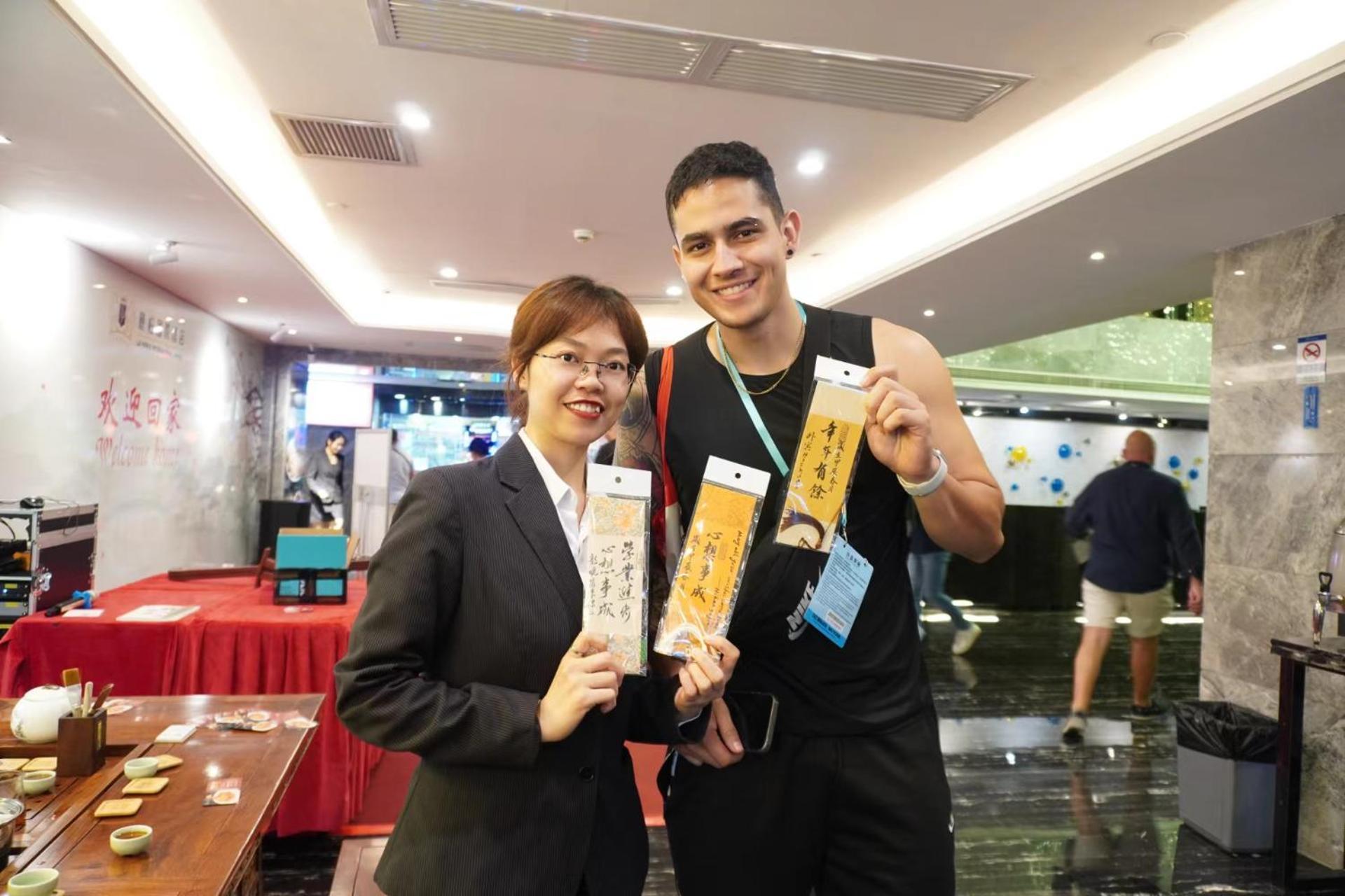 La Perle International Hotel - Free Shuttle Between Hotel And Exhibition Center During Canton Fair & Exhibitor Registration Counter Eksteriør bilde